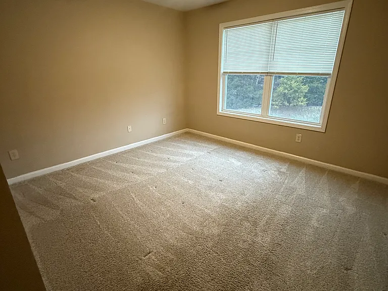 9907 Thunderbolt Way — Photo 7