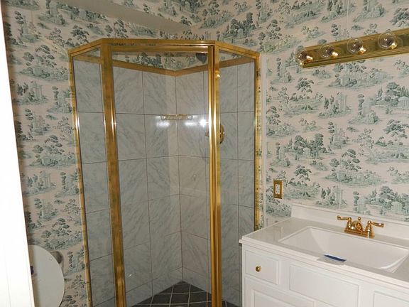 5th image of 117 Whitehall Unit 117