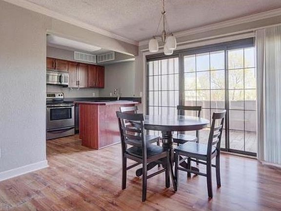 3rd image of 4058 Warwick Blvd APT 6