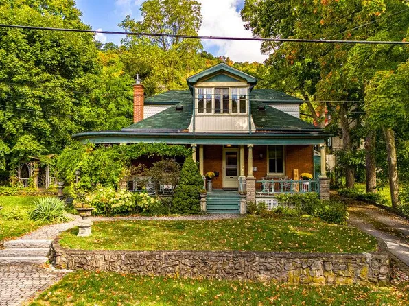 55 Cayley St, Hamilton, ON L9H 2E6