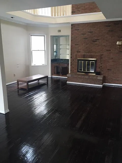 2 bed, 3.5 bath, 2300 sqft, $2,500 — Photo 2
