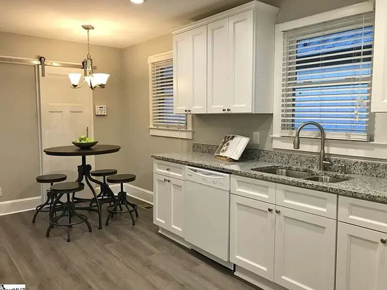 5 Lamar Cir — Photo 6