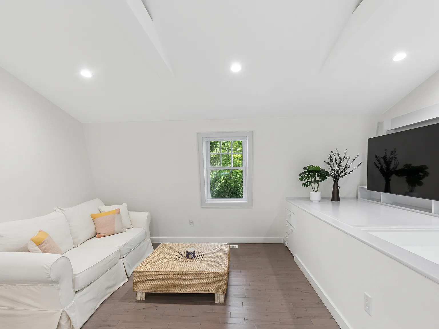 Newly Renovated Seasonal Or Year Round Rental Apt — Photo 3