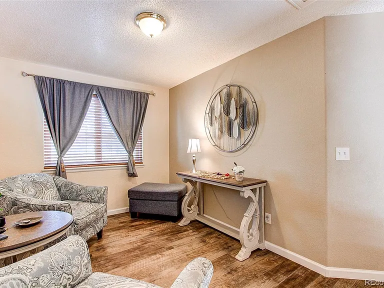 23527 Broadmoor Dr — Photo 14