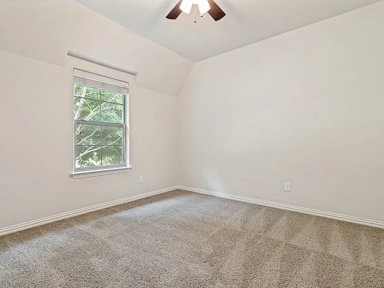 1920 Cortez Ln — Photo 5