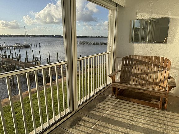 3rd image of 1868 SW Palm City Rd APT 202