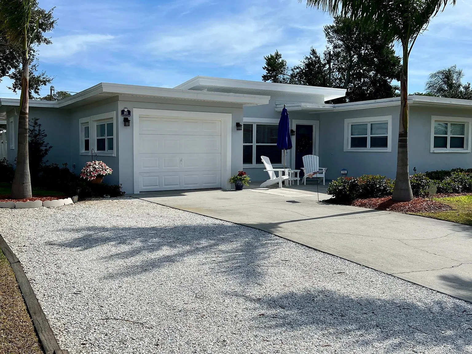 165 Mineola Dr W — Photo 4