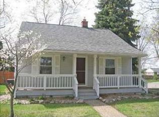 304 S Avery Rd, Waterford, MI 48328