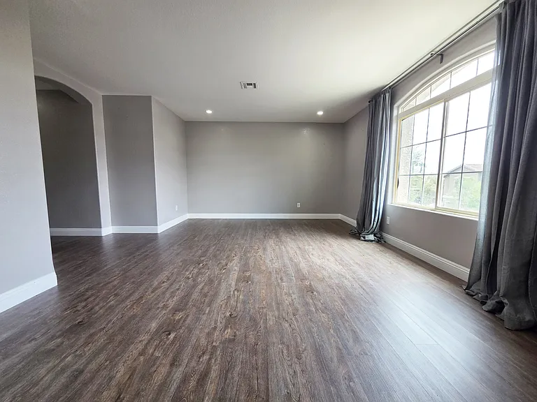 9946 Burton Lake Ct — Photo 36
