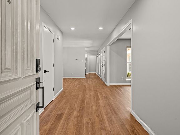 3rd image of 5111/5109 Ledgestone Dr