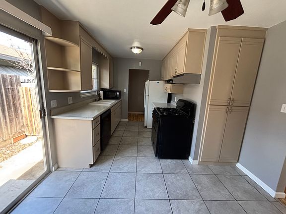 3rd image of 2574 Benton St