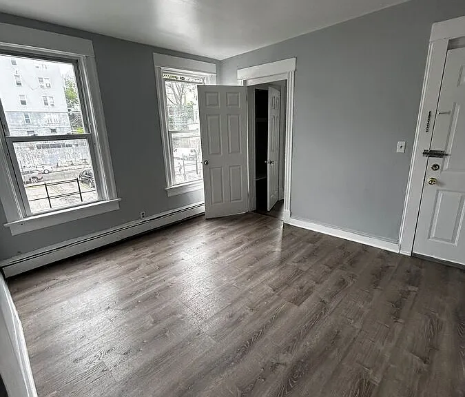 105 Maple St — Photo 1