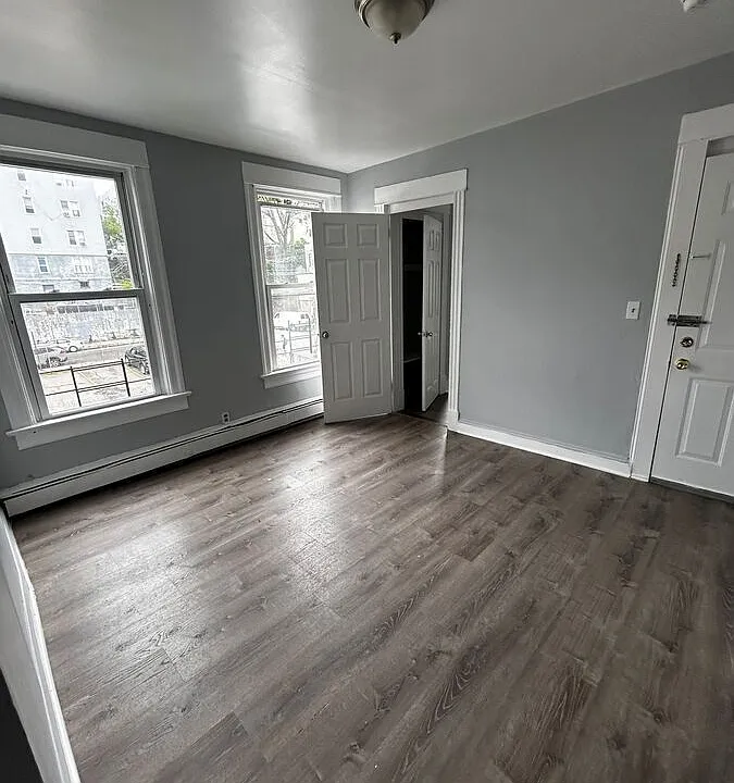 105 Maple St