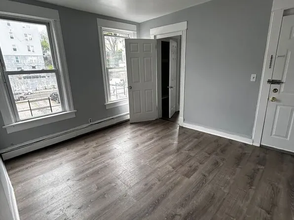 105 Maple St, Yonkers, NY