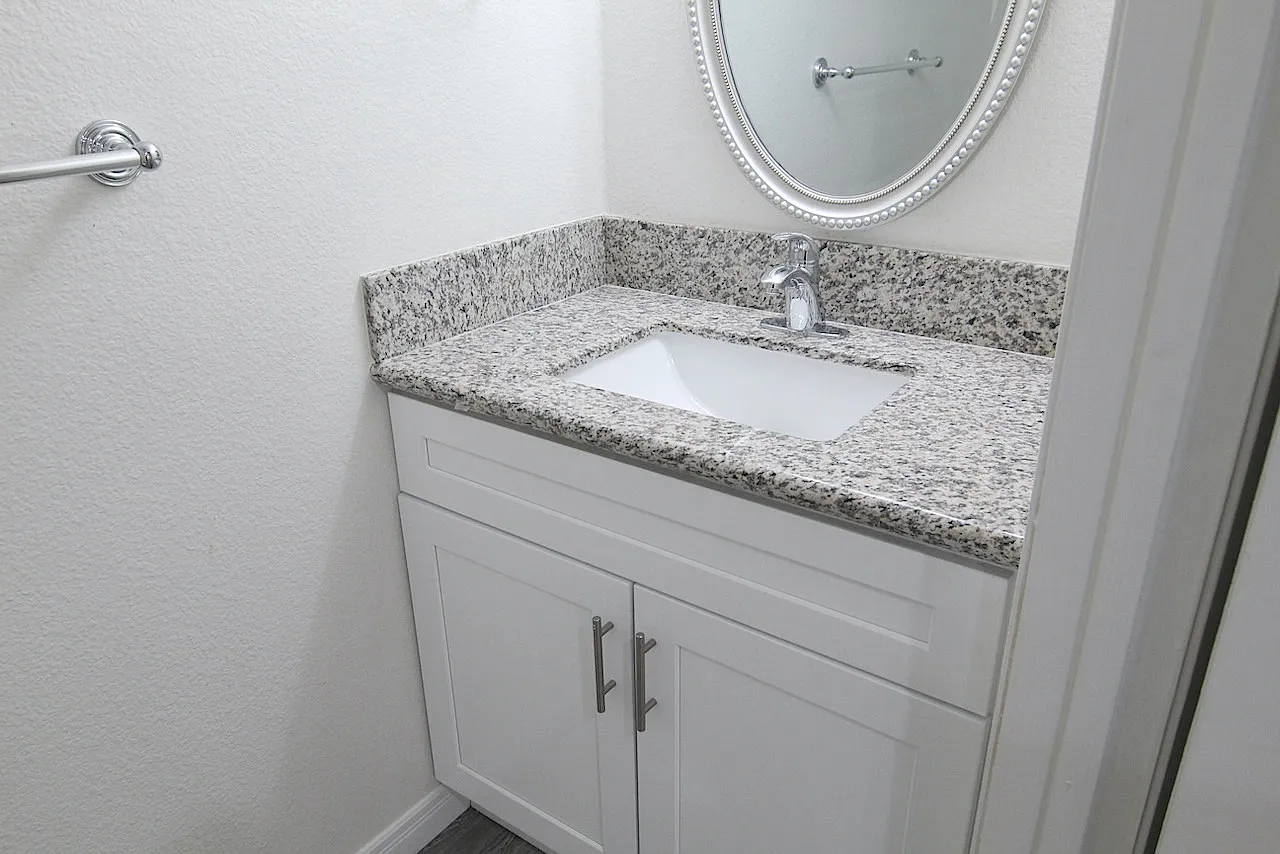 1 bed, 1.5 bath, 950 sqft, $2,400 — Photo 3