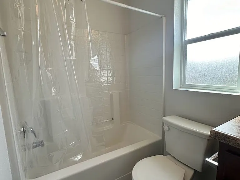 lakeside825 — Photo 13