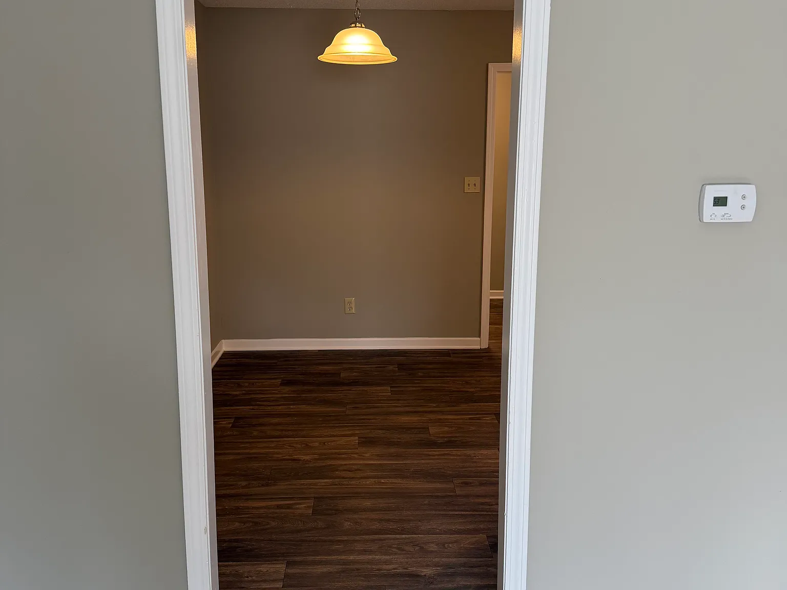 2 bed, 1.5 bath, 970 sqft, $1,135 — Photo 4
