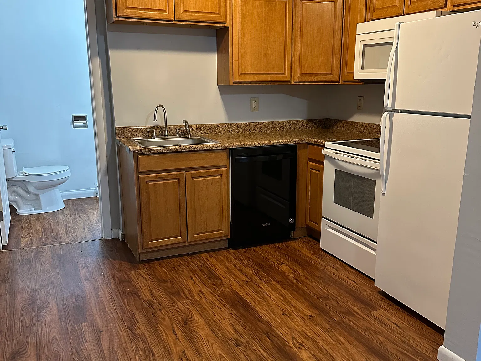 15 LLC-10 Macomb — Photo 1