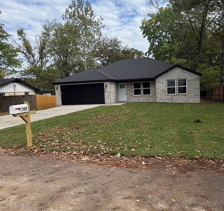 1st image of 1300 Coler Dr