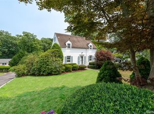 21 Braxmar Dr S, Harrison, NY 10528