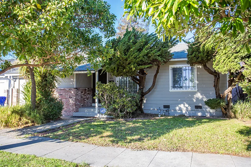 3411 Center Ave photo 1