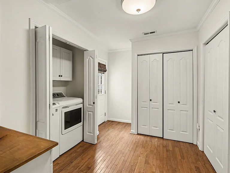 333 Riverland Dr — Photo 12