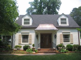 216 Elmwood Dr, Greensboro, NC 27408