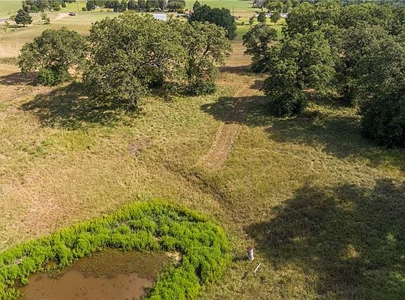 2nd image of 1007 Private Road 3241