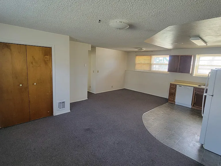 2253 Monroe St — Photo 8