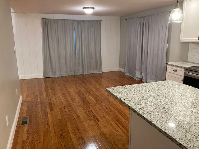 1185 Bay Rd — Photo 14