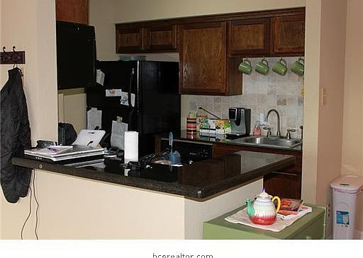 5th image of 904 University Dr #24
