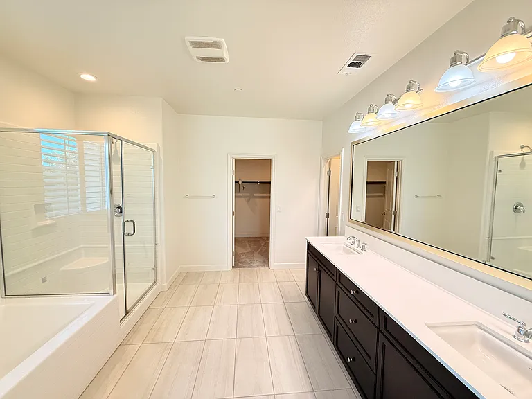 2751 E Agrarian St — Photo 24