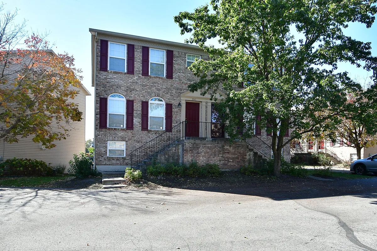 Building Photo - 3043 Armory Dr