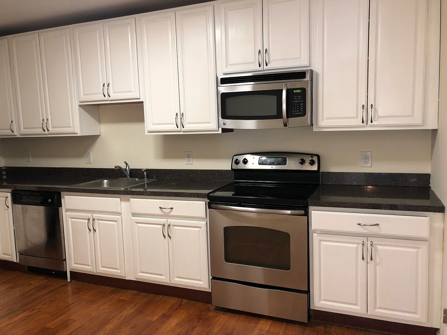 2 bed, 1124 sqft, $2,700 — Photo 1