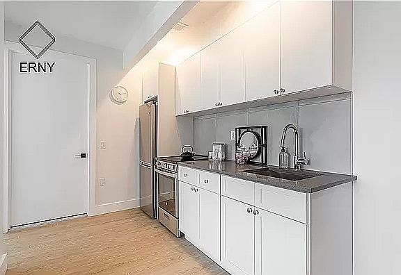 4th image of 2510 Bedford Ave #2R