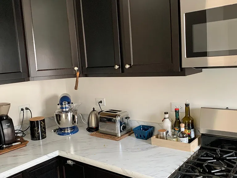 1462 Manning Ave — Photo 15