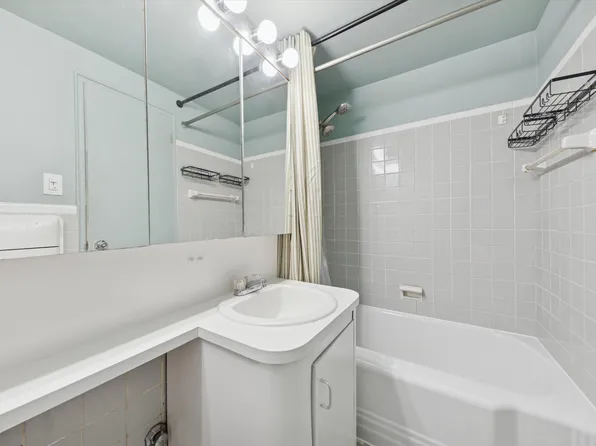 3725 Henry Hudson Parkway West image 6 of 6