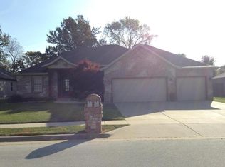5800 N Seacrest Dr, Ozark, MO 65721