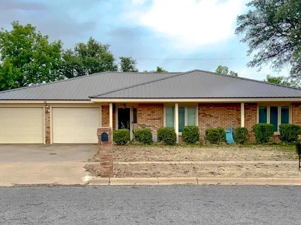 229 E 26th St, Littlefield, TX 79339