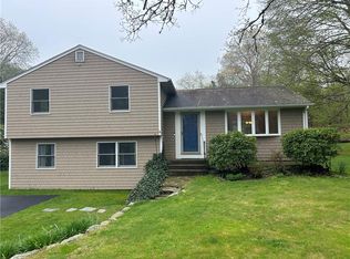 31 Cardinal Ln, South Kingstown, RI 02879