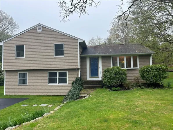 31 Cardinal Ln, South Kingstown, RI 02879