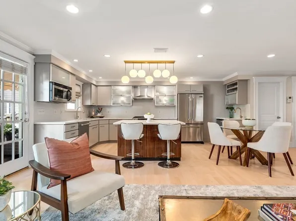 12-12B Spring Garden St, Dorchester, MA 02125