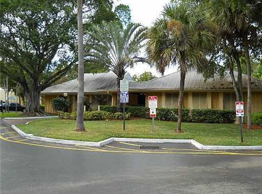 1st image of 4413 Treehouse Ln #F