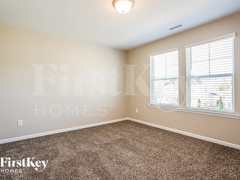 355 Streamliner Blvd — Photo 15