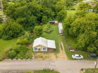 180 N 3rd St, Mammoth Spring, AR 72554