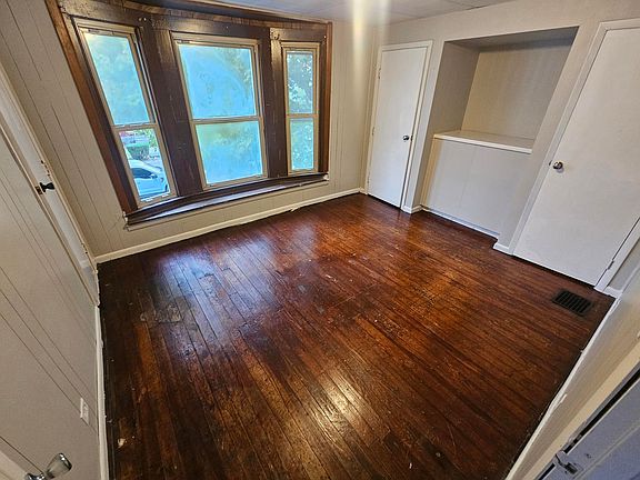 3rd image of 1125 Carlisle Ave