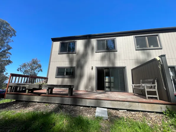 207 Vista Heights Rd, El Cerrito, CA 94530