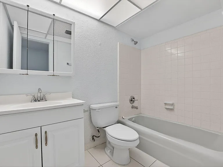 760 SE 2nd Ave #D216 — Photo 25