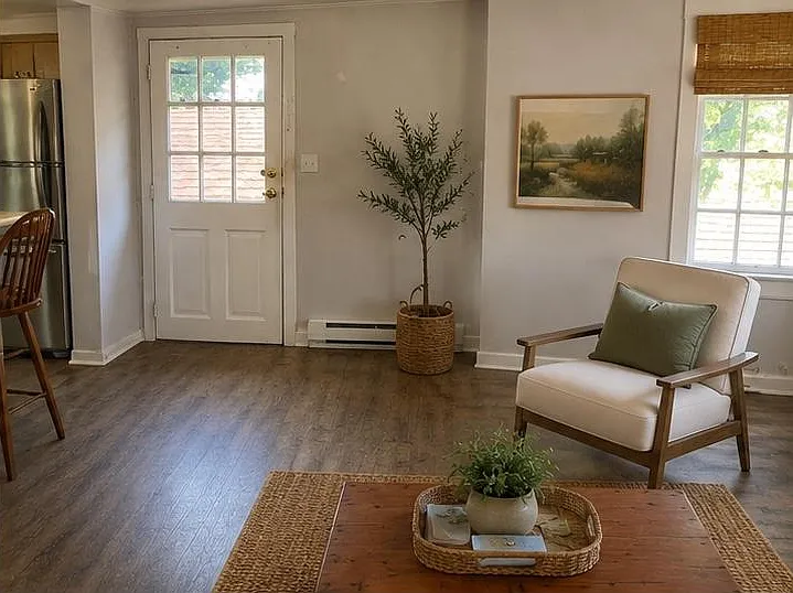 Studio, 400 sqft, $1,650 — Photo 3