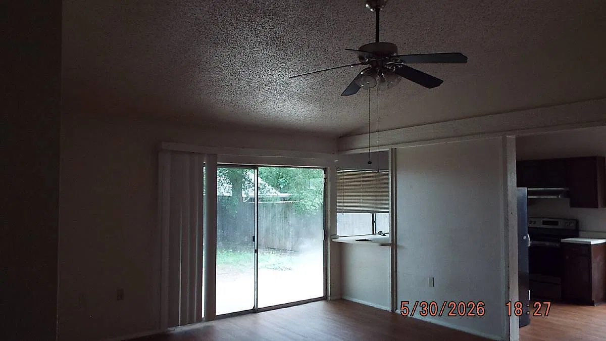 7810 Lazy Forest Dr in San Antonio, TX 78233 — Photo 2